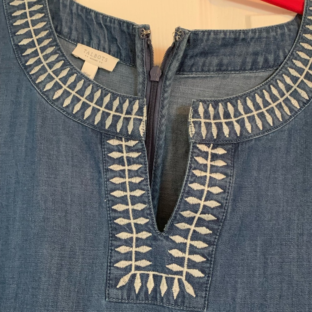 Short sleeve chambray dress with neck detail
